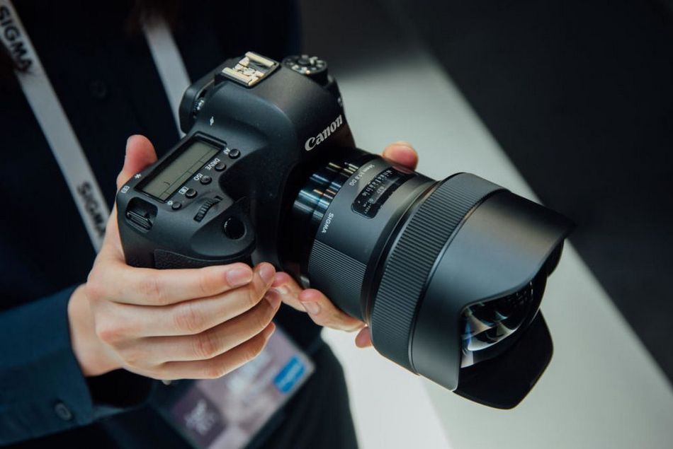 Первые изображения объектива Sony 14mm F/1.8 G-master
