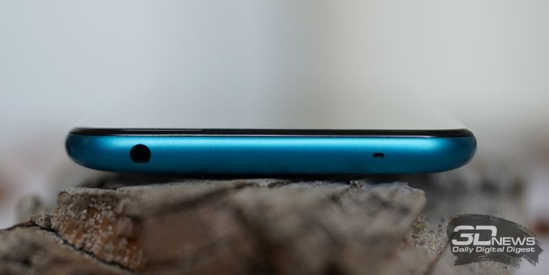 Nokia 5.3, верхняя грань: мини-джек и микрофон