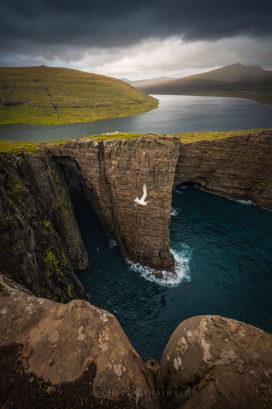 Невероятные пейзажи со всего мира от Michael Shainblum